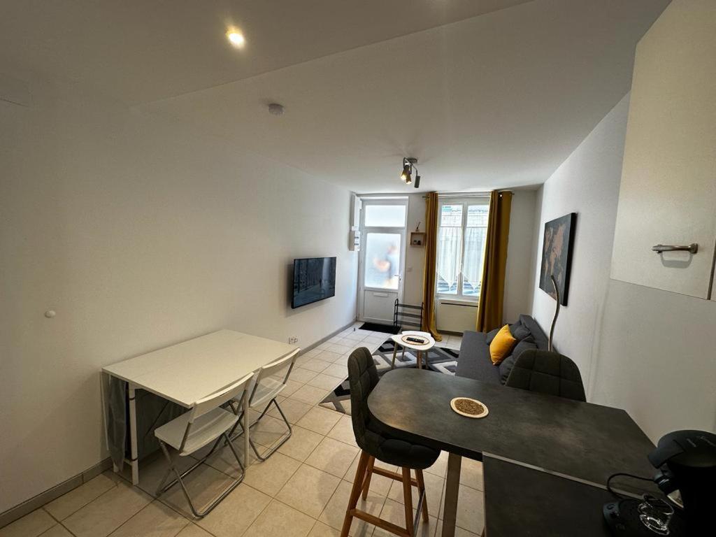 Le Saint Maixent, Maison De Ville, Baby Foot, Wifi Eksteriør bilde